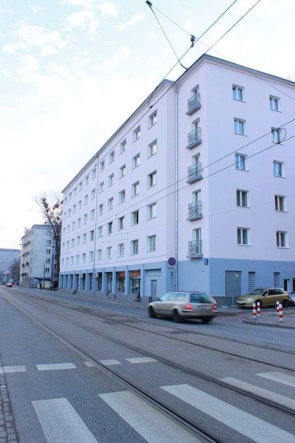 Wstapartments Mlynarska 13 Варшава Екстериор снимка