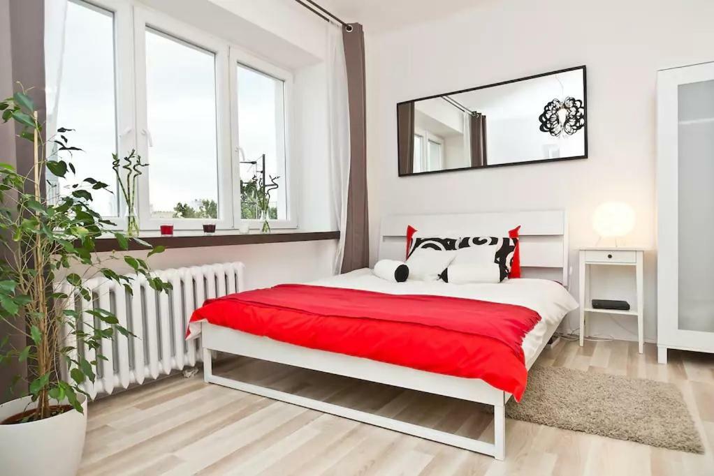 Wstapartments Mlynarska 13 Варшава Екстериор снимка